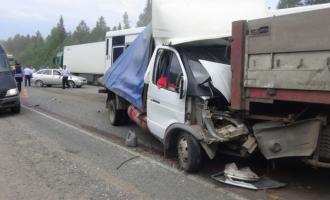 Жертвами массового ДТП в Свердловской области стали три человека
