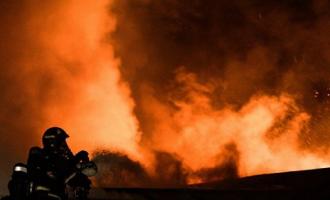 Семьи пожарных, погибших во время тушения горящего склада в Москве, получат по миллиону рублей