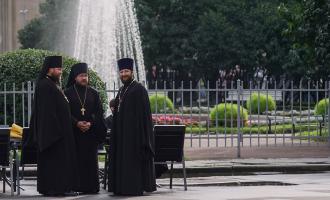 Французы приняли православного батюшку за экстремиста