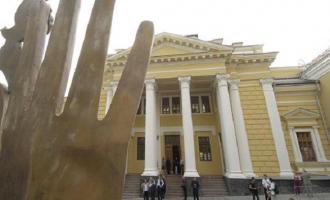В нападении на московскую синагогу подозревается концертмейстер православного учебного заведения