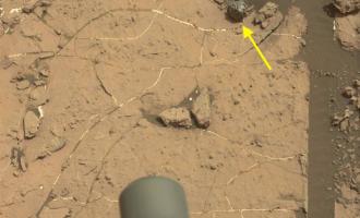 Марсоход Curiosity выявил на красной планете яйцеобразный метеорит