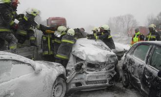 На протяжении суток зафиксировано приблизительно 500 аварий на дорогах Торонто