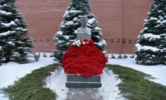 Арестовали православного активиста, швырнувшего букетом в Сталина