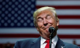 Трамп скандально поздравил своих недругов с Новым годом