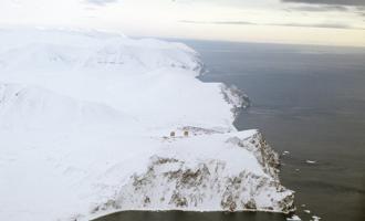 На пути каравана судов на Чукотке до сих пор сложная ледовая обстановка