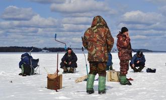 ЧП во Владивостоке: полсотни рыбаков застряли на льдине