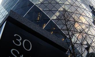 Лондонскими пожарными эвакуированы люди из небоскреба Mary Axe
