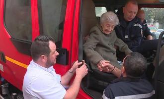 Французские пожарные воплотили в реальность мечту 112-летней бабули