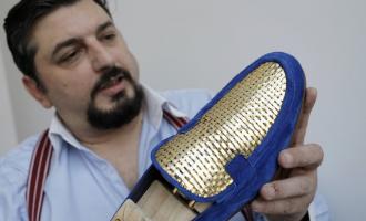 Итальянский дизайнер создал первые в мире туфли из золота