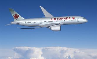 Пассажирский самолет канадской авиакомпании Air Canada Canada потерял колесо шасси, однако, ему удалось приземлиться