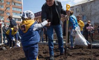 Губернатор приморского края пришел на субботник в кожанке стоимостью 500 000 рублей