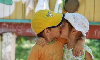 Во Франции 4-летняя девочка сбежала из дома к