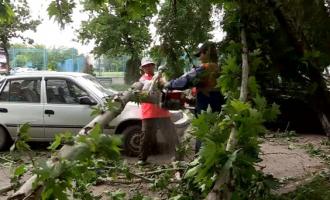 Мощный ураган в Казахстане унес жизни по меньшей мере троих человек