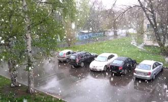 На второй день лета в Санкт-Петербурге на автобусной остановке насмерть замерзла бабушка