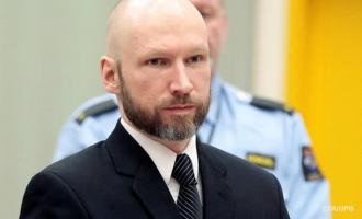 В Норвегии убийца 77 человек, сидя в тюрьме, сменил имя и фамилию
