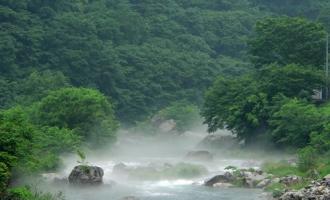Восточное побережье Японии в панике: эвакуируется тысячи жителей по причине сливовых дождей