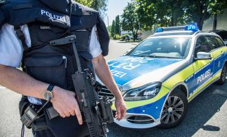 В супермаркете в Гамбурге неизвестный ножом напал на посетителей