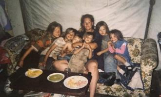 Американец держал приемную дочь в рабстве целых 19 лет, в течении которых она родила ему девятерых детей