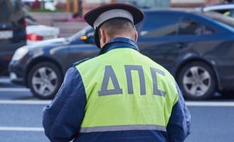 Происшествие в Москве с участием рейсового автобуса: транспортное средство врезалось в фонарный столб