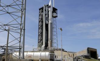 ����� ������������ ������-�������� Atlas V � ������� ��������� ��� �� ����� ��������� � ���������� �� ���� ��������� 