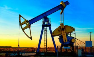 Рубль падает вслед за снижением цен на нефть