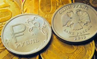 Торги на Московской межбанковской валютной бирже: падает рубль