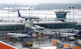 Приблизительно 40 рейсов задержали и отменили в аэропортах Москвы