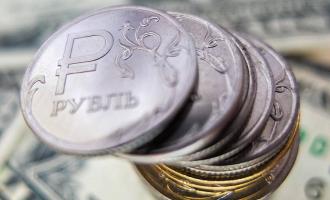 Московская межбанковская валютная биржа: рубль несущественно меняется по отношению к доллару и евро