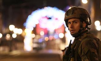 Очевидцы: представители полиции Франции проводили спецоперацию возле собора Страсбурга