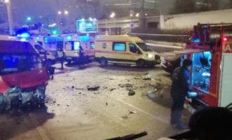 Последствия ДТП в Санкт-Петербурге: с участием микроавтобуса: ранены четыре человека