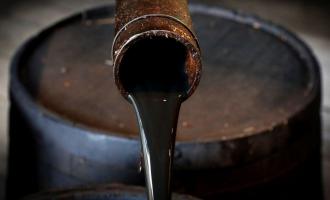 Изменилась цена на нефть марки Brent. Она превысила 61 доллар за баррель