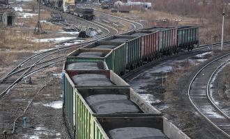 Инцидент в Свердловской области: с рельсов сошел вагон с углем