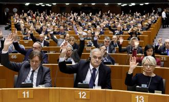 Результаты голосования: Европарламент лишил Жан-Мари Ле Пена парламентского иммунитета