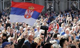 Протестующие в Белграде не выпускали президента Вучича из резиденции - активисты