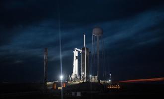 SpaceX � ������� ������ Falcon 9 � ���������� Dragon � ���