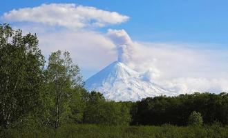 Об извержении Ключевского вулкана на Камчатке