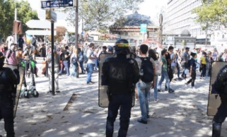 Полиция Парижа: на двух манифестациях в Париже задержали 163 человека