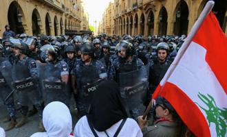 Очевидцы: протестующие перешли в столкновения с полицией в центре Бейрута