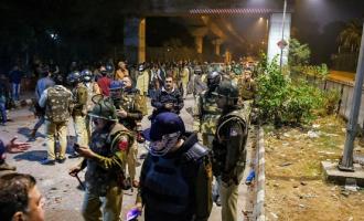 50 человек в числе раненых в ходе массовых выступлениях в Нью-Дели