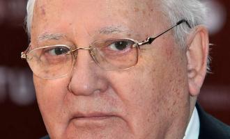 Горбачев призвал мир насколько возможно избежать холодной и горячей войны
