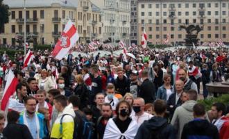Белорусская оппозиция провела в Минске массовый митинг