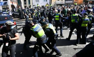 Коронавирус: полиция Мельбурна арестовала 74 протестующих