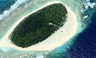 О том, что на необитаемом острове обнаружили моряков благодаря надписи на пляже