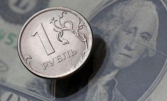 Экономист о двух причинах падения курса рубля