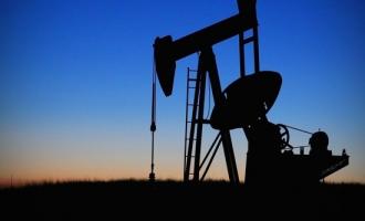 Нефть начала дешеветь по причине медленной вакцинации