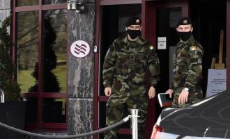 Коронавирус: два найдены после того, как люди покинули карантин отеля в Дублине
