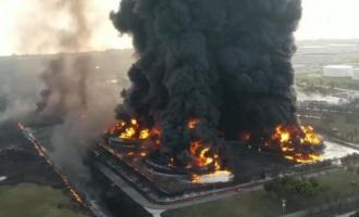 Пожар в Индонезии: на нефтеперерабатывающем заводе вспыхнул массивный пожар