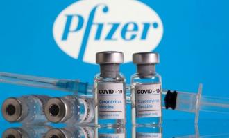 Covid: � ������ ��������� ������� Pfizer ��� ����� � �������� �� 12 �� 15 ���