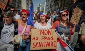Центры вакцинации против Covid разгромлены во Франции