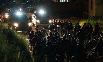 Глава национальной безопасности заявил, что на южной границе США встречает «беспрецедентное» количество мигрантов